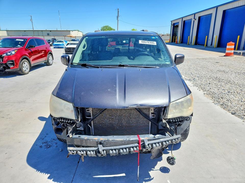 48678366 :رقم المزاد ، 2C4RC1BG9FR510084 vin ، 2015 Chrysler Town & Country مزاد بيع