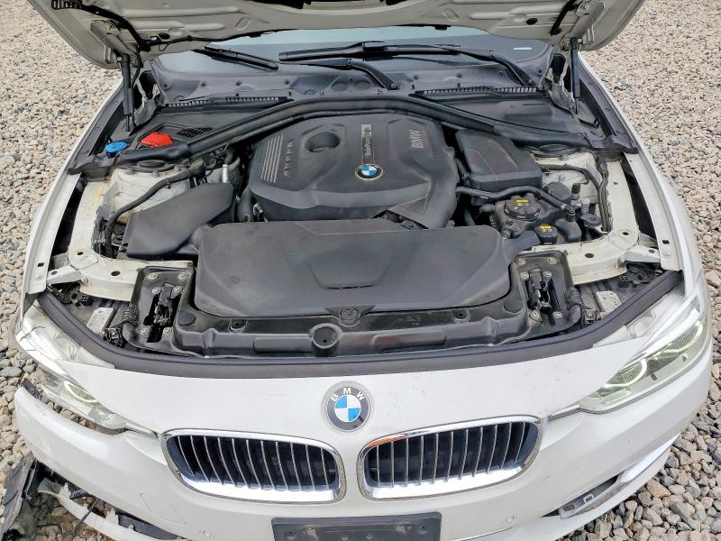 51894436 :رقم المزاد ، WBA8D9G3XHNU62153 vin ، 2017 Bmw 330 مزاد بيع