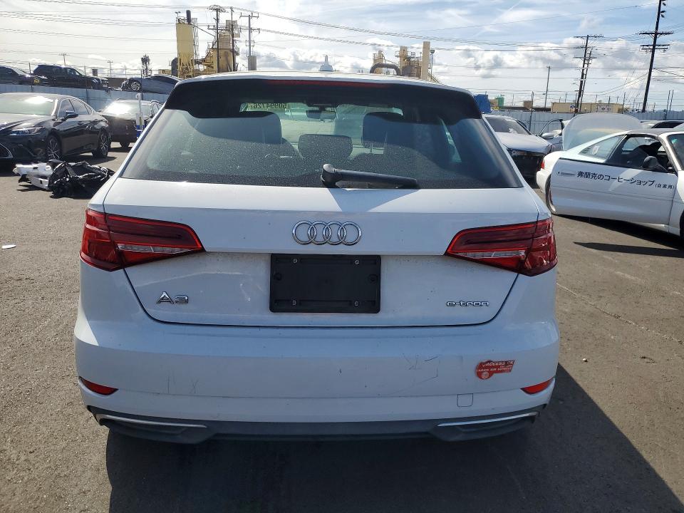 50994726 :رقم المزاد ، WAUUPBFF8HA146136 vin ، 2017 Audi A3 مزاد بيع