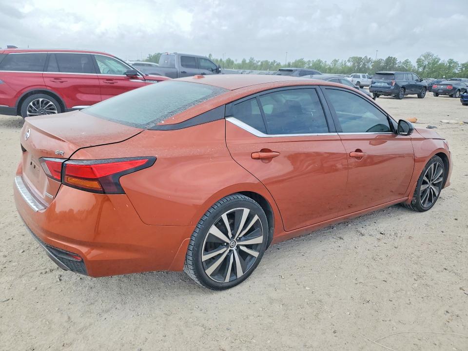 48692996 :رقم المزاد ، 1N4AL4CV5MN302117 vin ، 2021 Nissan Altima مزاد بيع