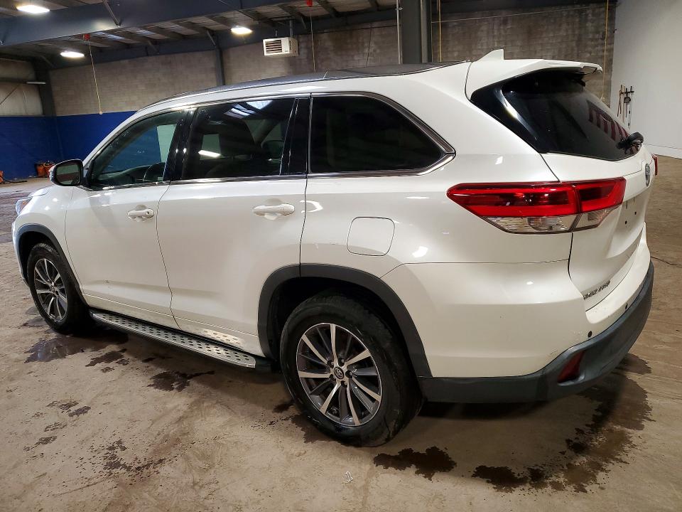 47717936 :رقم المزاد ، 5TDKZRFH5HS193139 vin ، 2017 Toyota Highlander مزاد بيع