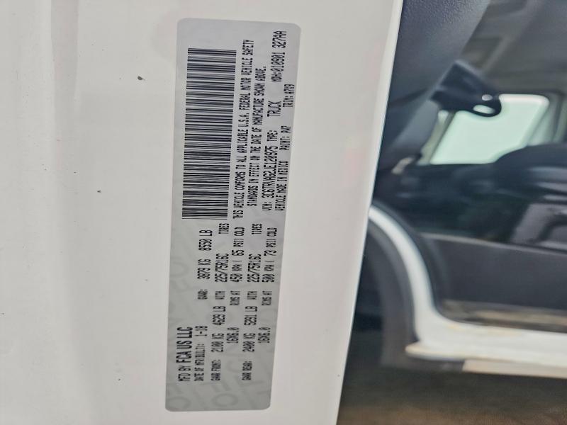 48763336 :رقم المزاد ، 3C6TRVAG2JE120975 vin ، 2018 Ram Promaster 1500 مزاد بيع