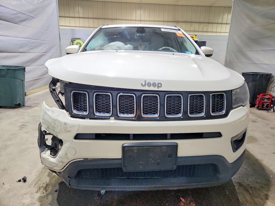 49640436 :رقم المزاد ، 3C4NJDBB3KT637978 vin ، 2019 Jeep Compass مزاد بيع