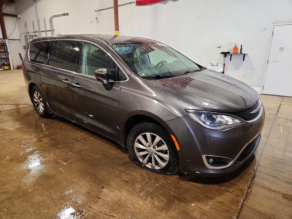 Продаж на аукціоні авто 2018 Chrysler Pacifica, vin: 2C4RC1FGXJR278890, номер лоту: 51502426