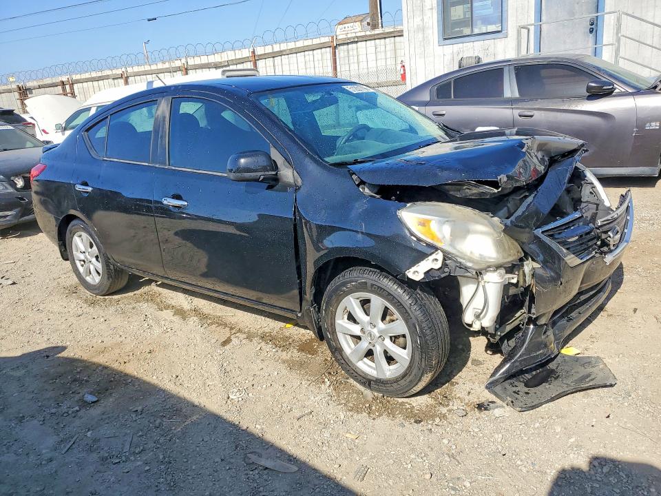 51201796 :رقم المزاد ، 3N1CN7AP2EL844394 vin ، 2014 Nissan Versa مزاد بيع