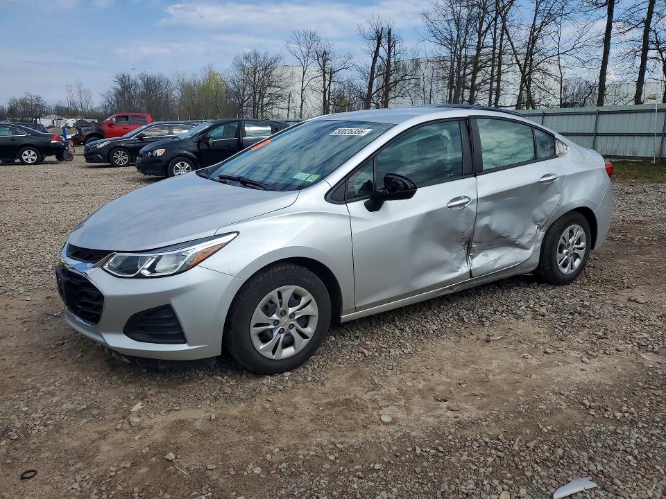 50826356 :رقم المزاد ، 1G1BC5SM8K7132665 vin ، 2019 Chevrolet Cruze مزاد بيع