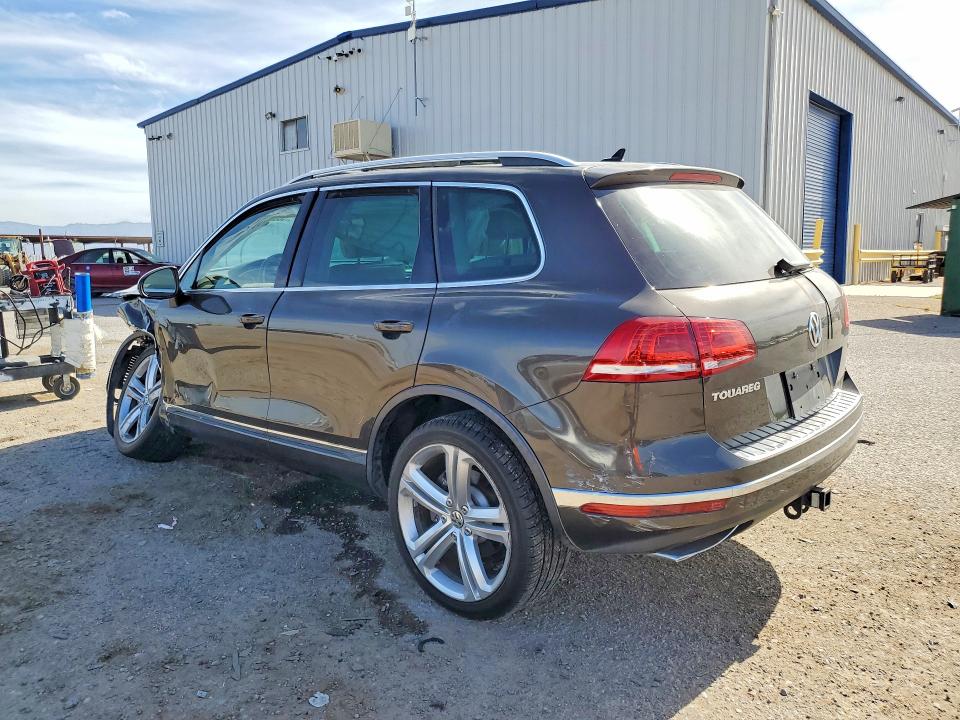 50668556 :رقم المزاد ، WVGEP9BP9GD003090 vin ، 2016 Volkswagen Touareg مزاد بيع