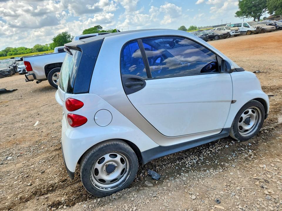 2015 Smart Fortwo მანქანა იყიდება აუქციონზე, vin: WMEEJ3BA4FK799435, აუქციონის ნომერი: 50388096