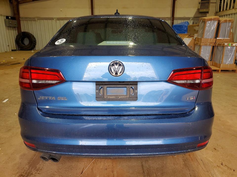 50898516 :رقم المزاد ، 3VWDB7AJ3JM221664 vin ، 2018 Volkswagen Jetta مزاد بيع