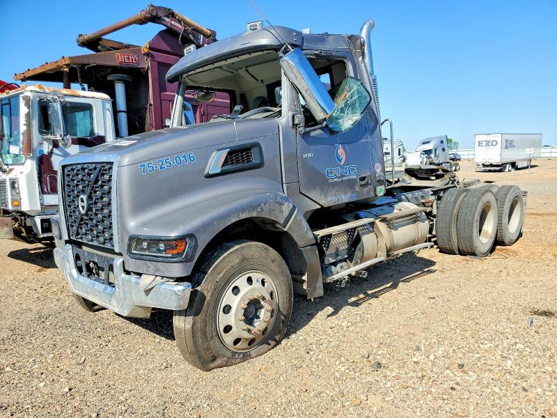 Продаж на аукціоні авто 2025 Volvo Vhd, vin: 4V4KC9EH7SN678404, номер лоту: 48353126