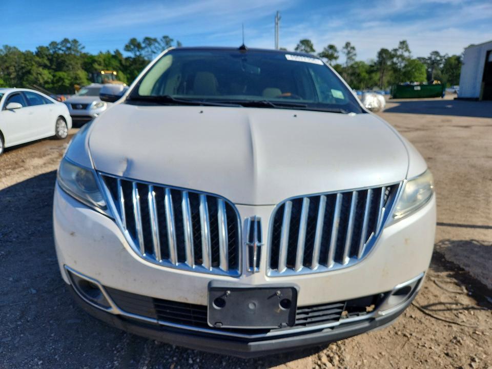 49022396 :رقم المزاد ، 2LMDJ6JK7FBL26709 vin ، 2015 Lincoln Townhouse Mkx مزاد بيع