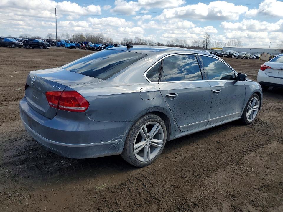 49785076 :رقم المزاد ، 1VWBN7A30DC078677 vin ، 2013 Volkswagen Passat مزاد بيع