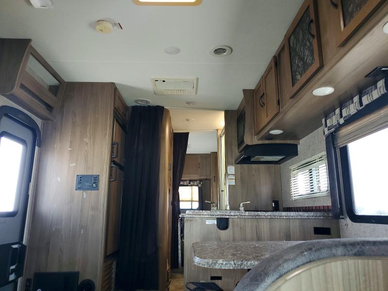 53778126 :رقم المزاد ، 1GB6GUCG7H1188998 vin ، 2018 Foresriver Coachmen مزاد بيع