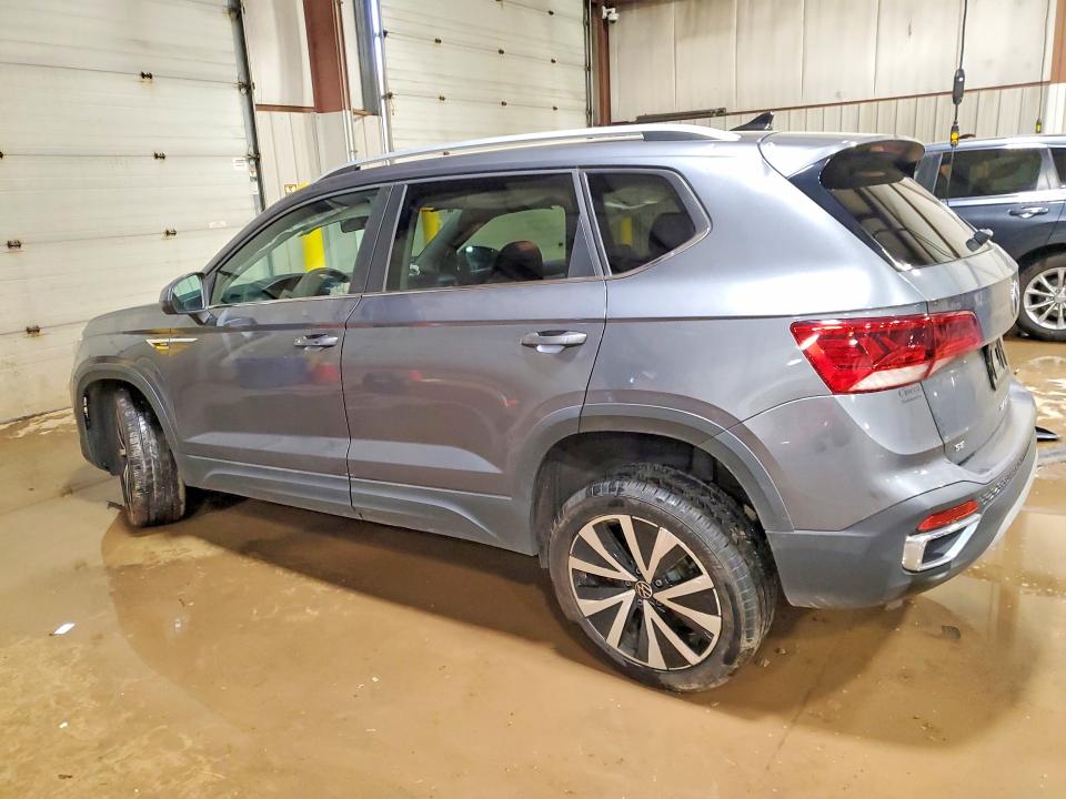 Продажа на аукционе авто 2022 Volkswagen Taos, vin: 3VVWX7B20NM042350, номер лота: 49044456
