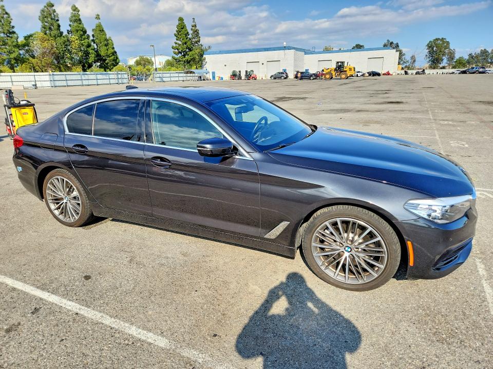 48499016 :رقم المزاد ، WBAJA9C03LCD12771 vin ، 2020 Bmw 530e مزاد بيع
