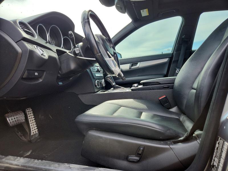50006816 :رقم المزاد ، WDDGF4HB7CR207937 vin ، 2012 Mercedes-benz C مزاد بيع