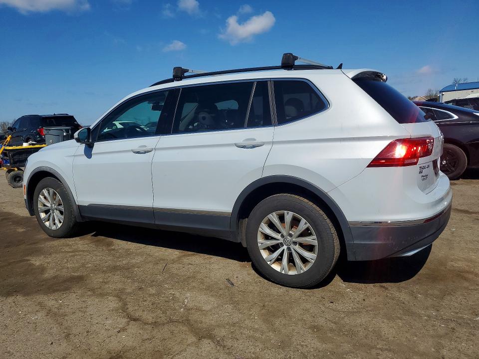 48679556 :رقم المزاد ، 3VV2B7AX4JM153424 vin ، 2018 Volkswagen Tiguan مزاد بيع