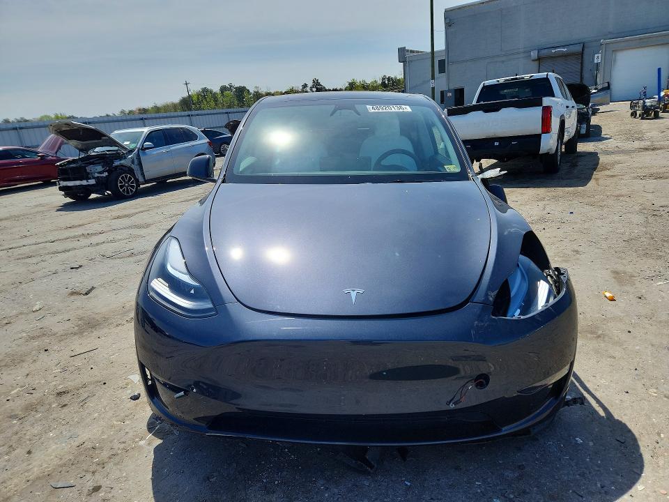Продаж на аукціоні авто 2025 Tesla Model Y, vin: 7SAYGDED8SF247078, номер лоту: 48920136