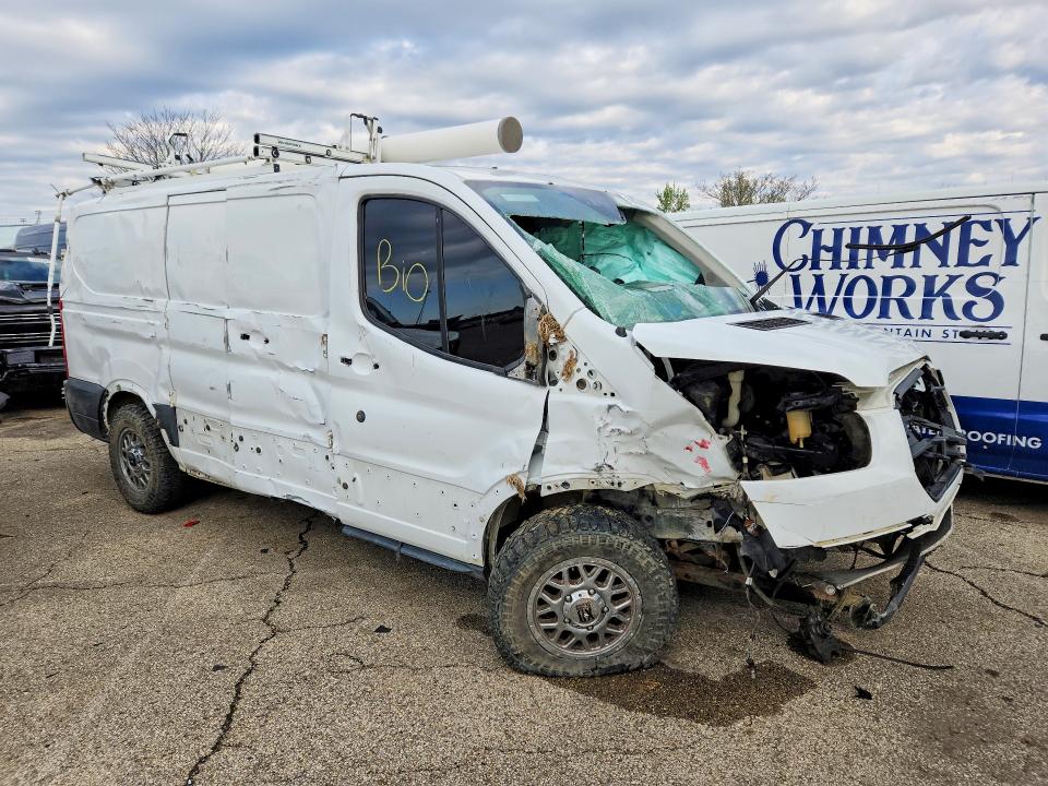 49003096 :رقم المزاد ، 1FTYE1ZM8JKA47718 vin ، 2018 Ford Transit مزاد بيع