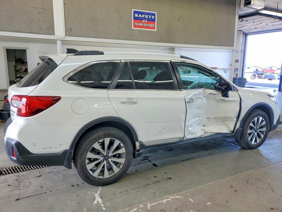 50360056 :رقم المزاد ، 4S4BSETC6K3253844 vin ، 2019 Subaru Outback مزاد بيع