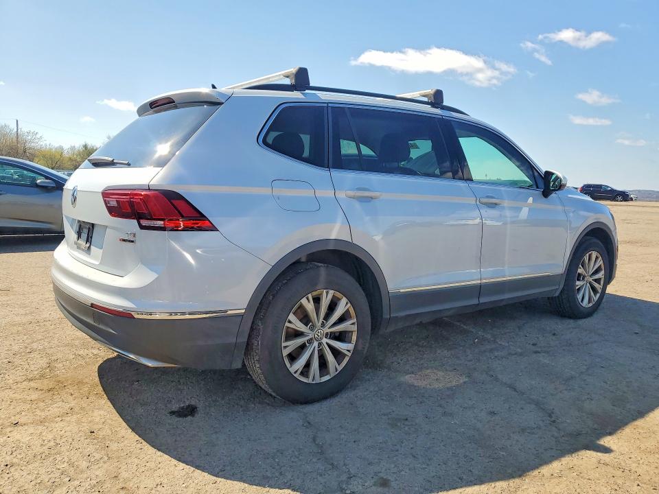 48679556 :رقم المزاد ، 3VV2B7AX4JM153424 vin ، 2018 Volkswagen Tiguan مزاد بيع