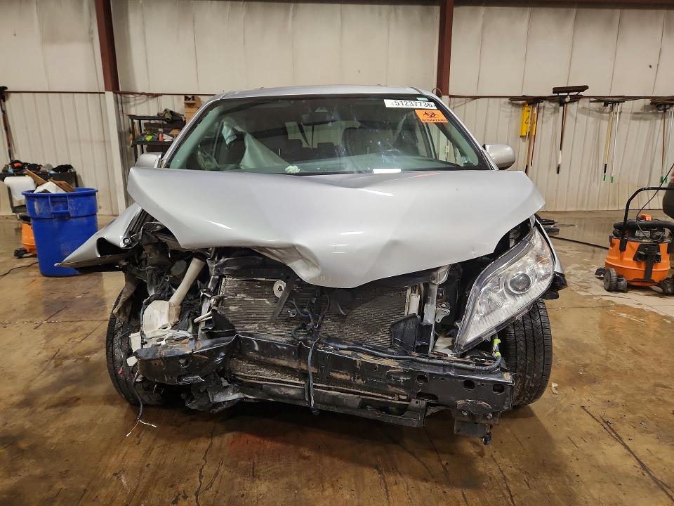 2019 Toyota Sienna მანქანა იყიდება აუქციონზე, vin: 5TDDZ3DC5KS224989, აუქციონის ნომერი: 51237736