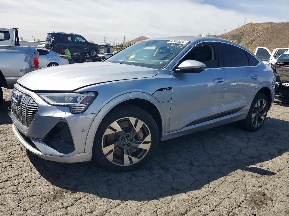 2022 Audi E-tron მანქანა იყიდება აუქციონზე, vin: WA12AAGE8NB031015, აუქციონის ნომერი: 47939026