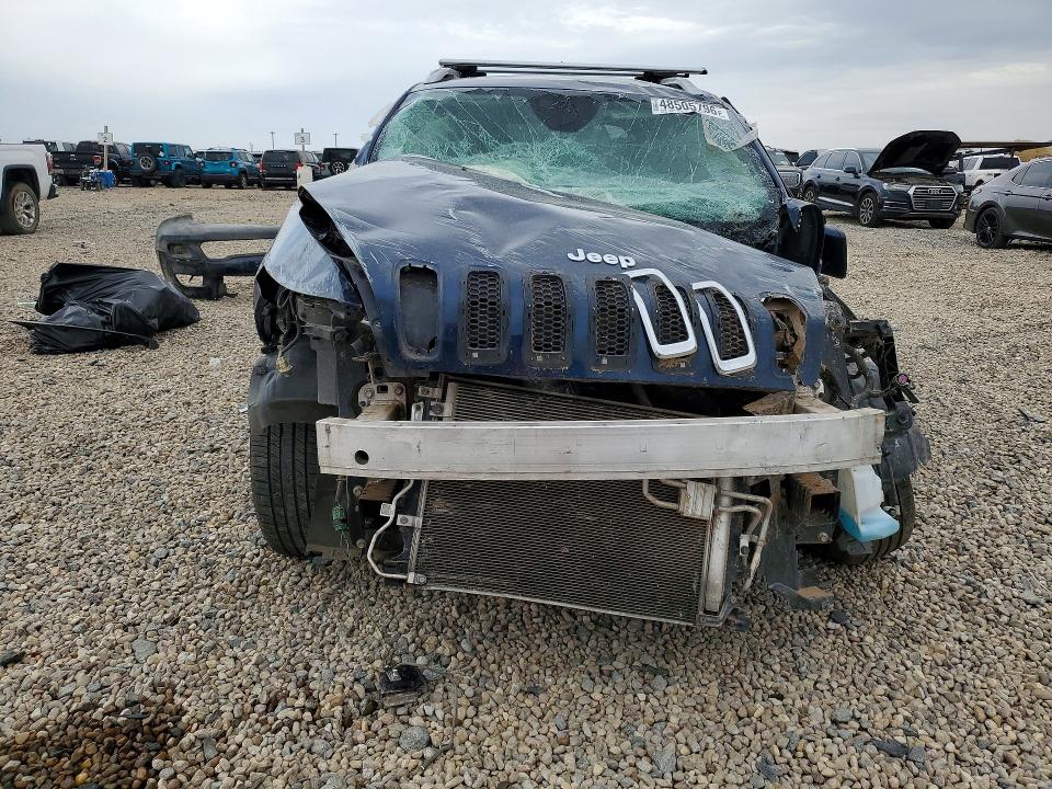 48505796 :رقم المزاد ، 1C4PJLCB2JD566603 vin ، 2018 Jeep Cherokee مزاد بيع