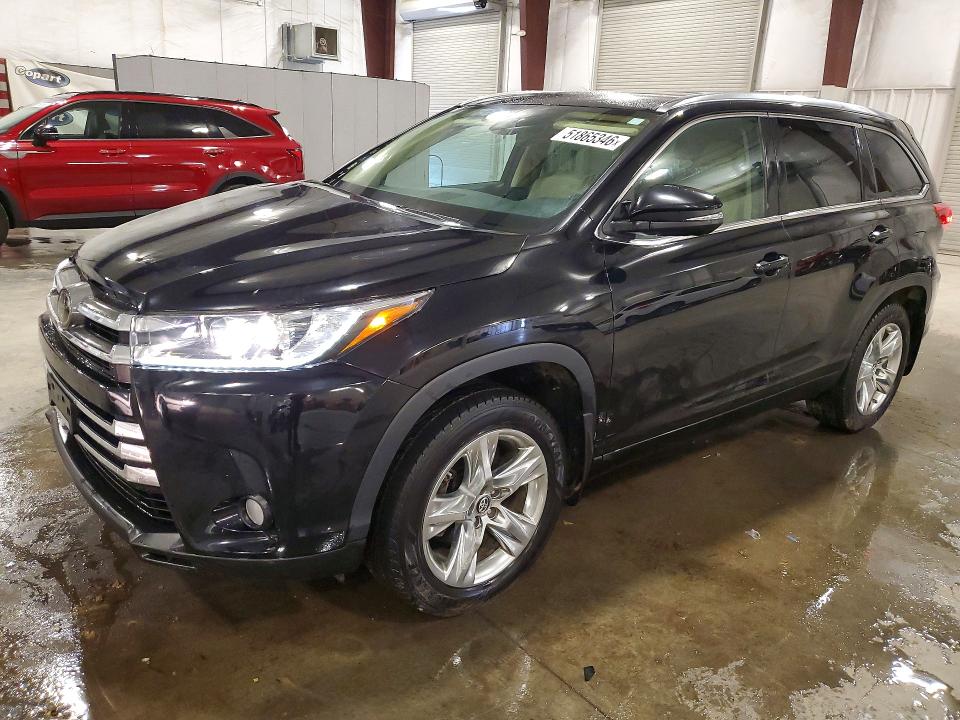 51865346 :رقم المزاد ، 5TDDZRFH8JS877830 vin ، 2018 Toyota Highlander مزاد بيع