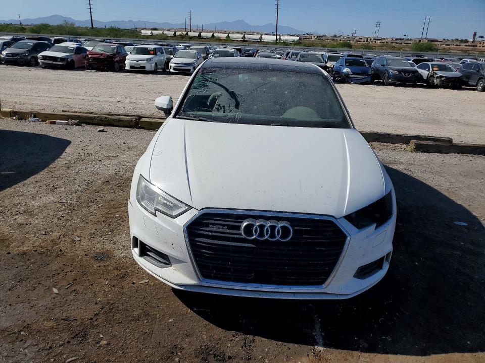 Продаж на аукціоні авто 2018 Audi A3, vin: WAUB8GFF5J1064243, номер лоту: 49149506