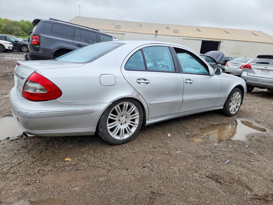 51670146 :رقم المزاد ، WDBUF87X48B203828 vin ، 2008 Mercedes-benz E مزاد بيع