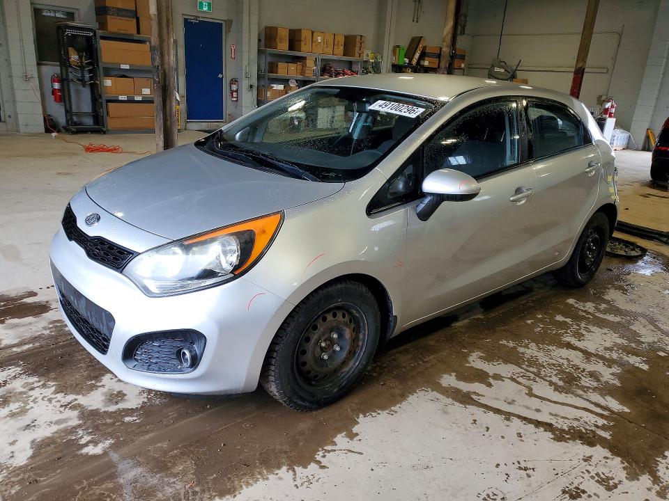 49100296 :رقم المزاد ، KNADM5A30D6769853 vin ، 2013 Kia Rio 5-door مزاد بيع