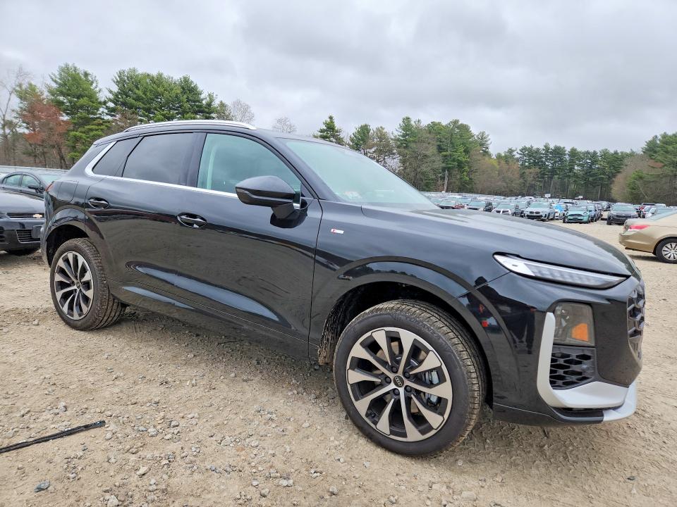 50602436 :رقم المزاد ، WA1ABCFJXT1030003 vin ، 2026 Audi Q3 مزاد بيع
