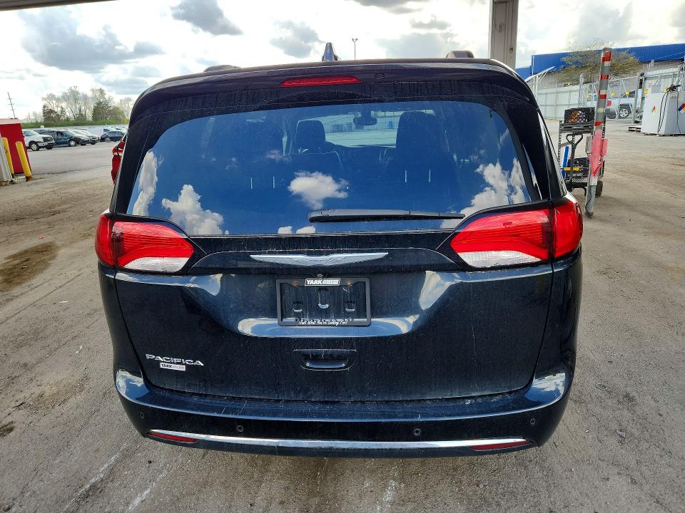49021116 :رقم المزاد ، 2C4RC1BG7HR744582 vin ، 2017 Chrysler Pacifica مزاد بيع