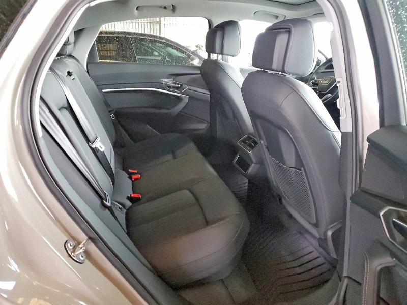 2022 Audi E-tron მანქანა იყიდება აუქციონზე, vin: WA11AAGE3NB034609, აუქციონის ნომერი: 48158106