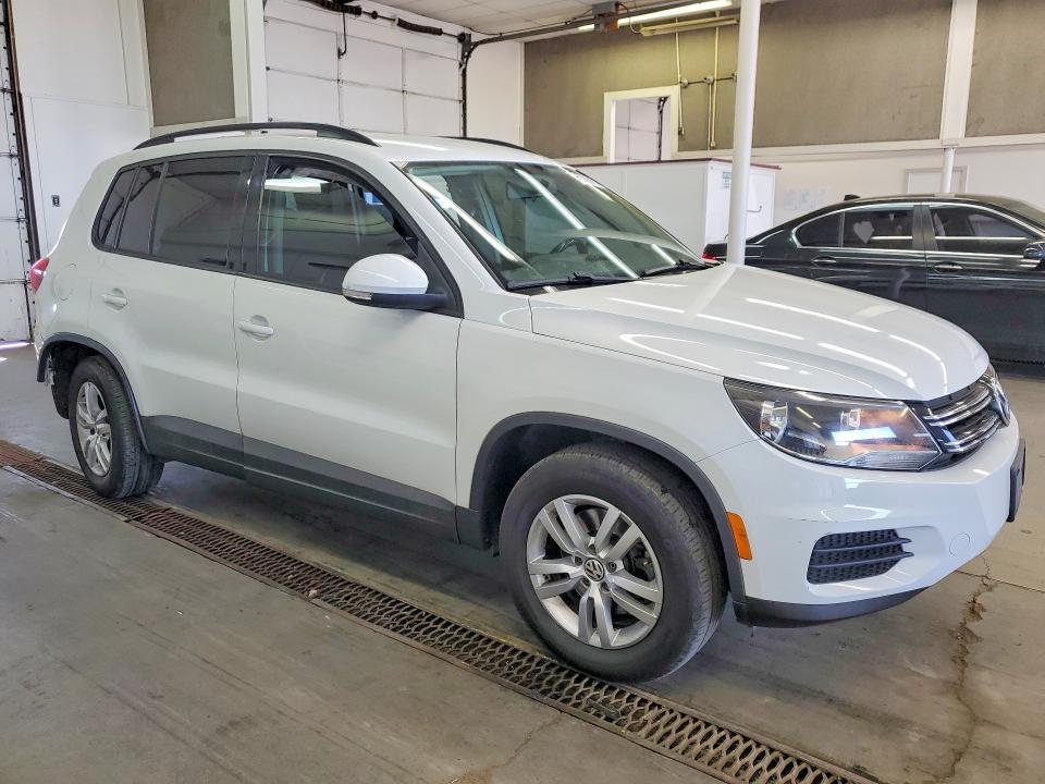 Aukcja sprzedaży 2015 Volkswagen Tiguan, vin: WVGBV7AX5FW566106, numer aukcji: 50786106