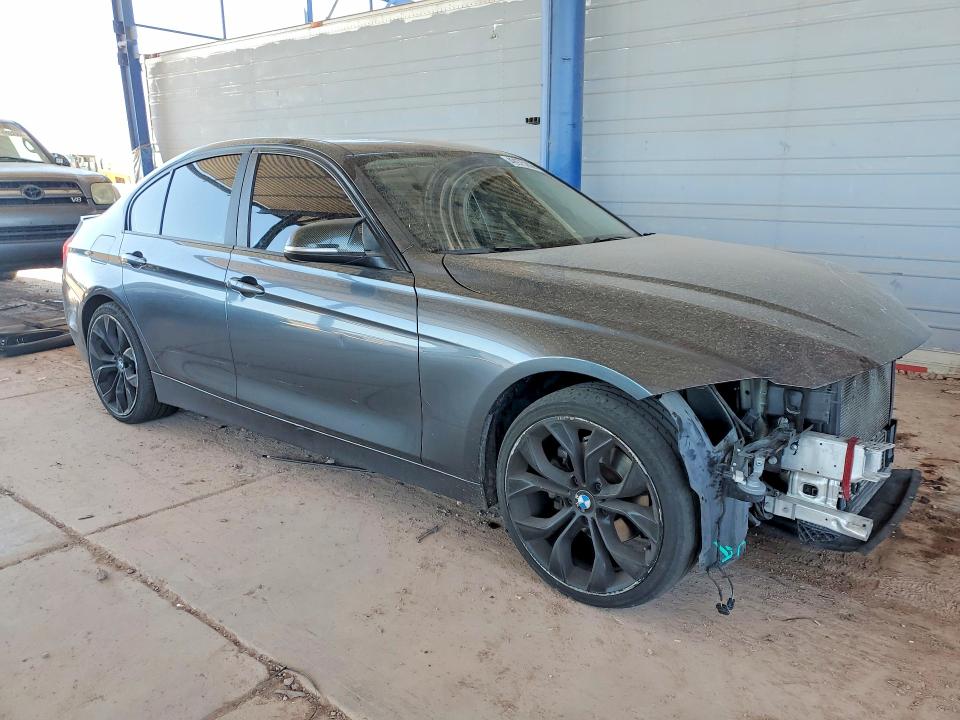 49975206 :رقم المزاد ، WBA8E1G58JNU91981 vin ، 2018 Bmw 320 مزاد بيع