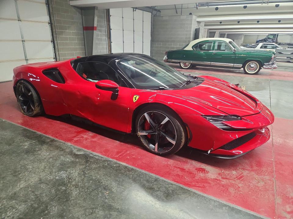 2022 Ferrari Sf 90 Spider მანქანა იყიდება აუქციონზე, vin: ZFF96NMA8N0276702, აუქციონის ნომერი: 49375516