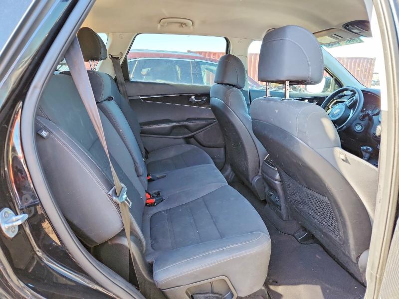 2017 Kia Sorento მანქანა იყიდება აუქციონზე, vin: 5XYPGDA36HG211655, აუქციონის ნომერი: 50260386
