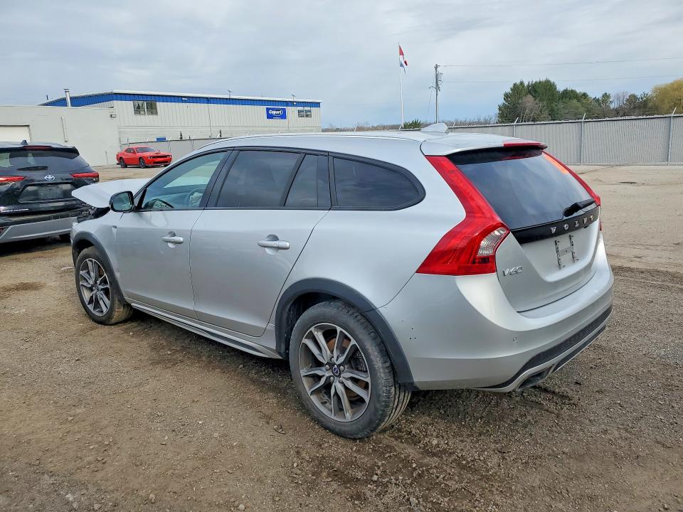 2015 Volvo V60 Cross Country T5 Wagon Awd მანქანა იყიდება აუქციონზე, vin: YV4612HLXF1001156, აუქციონის ნომერი: 49445266