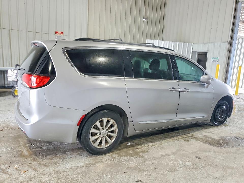Продаж на аукціоні авто 2017 Chrysler Pacifica, vin: 2C4RC1BG9HR540608, номер лоту: 48708456