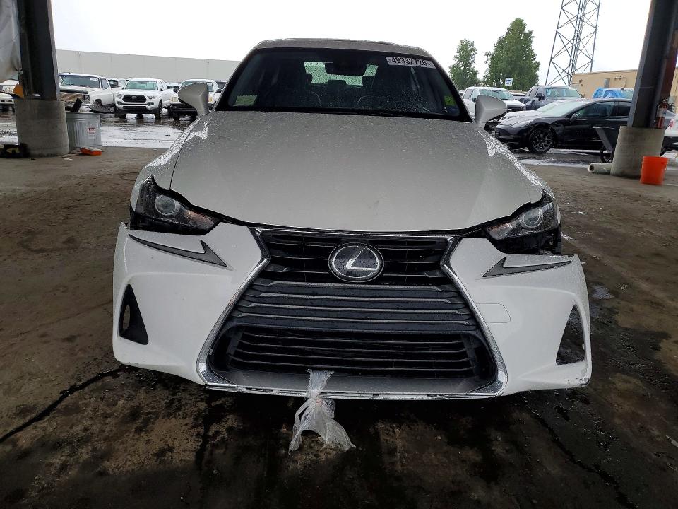 49332726 :رقم المزاد ، JTHBA1D20J5078594 vin ، 2018 Lexus Is مزاد بيع