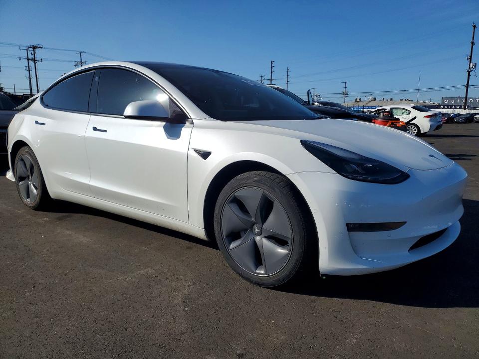 2022 Tesla Model 3 მანქანა იყიდება აუქციონზე, vin: 5YJ3E1EB4NF335656, აუქციონის ნომერი: 49316266