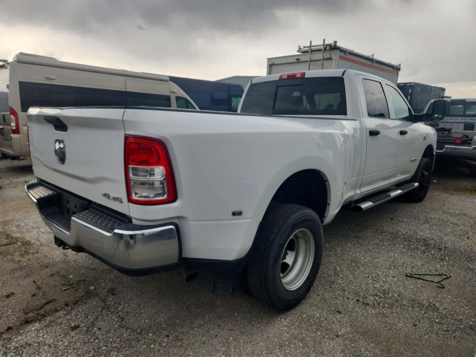 49511976 :رقم المزاد ، 3C63RRGL9NG135415 vin ، 2022 Ram 3500 مزاد بيع