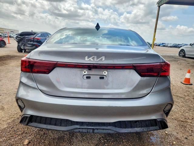 2024 Kia Forte მანქანა იყიდება აუქციონზე, vin: 3KPF24AD8RE792528, აუქციონის ნომერი: 49108436