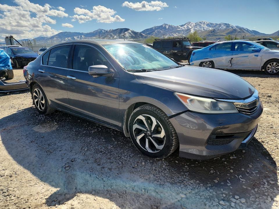 49976756 :رقم المزاد ، 1HGCR2F77HA153114 vin ، 2017 Honda Accord مزاد بيع