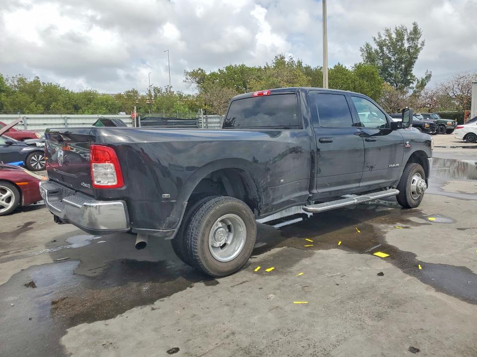 48425106 :رقم المزاد ، 3C63RRHL8NG276572 vin ، 2022 Ram 3500 مزاد بيع