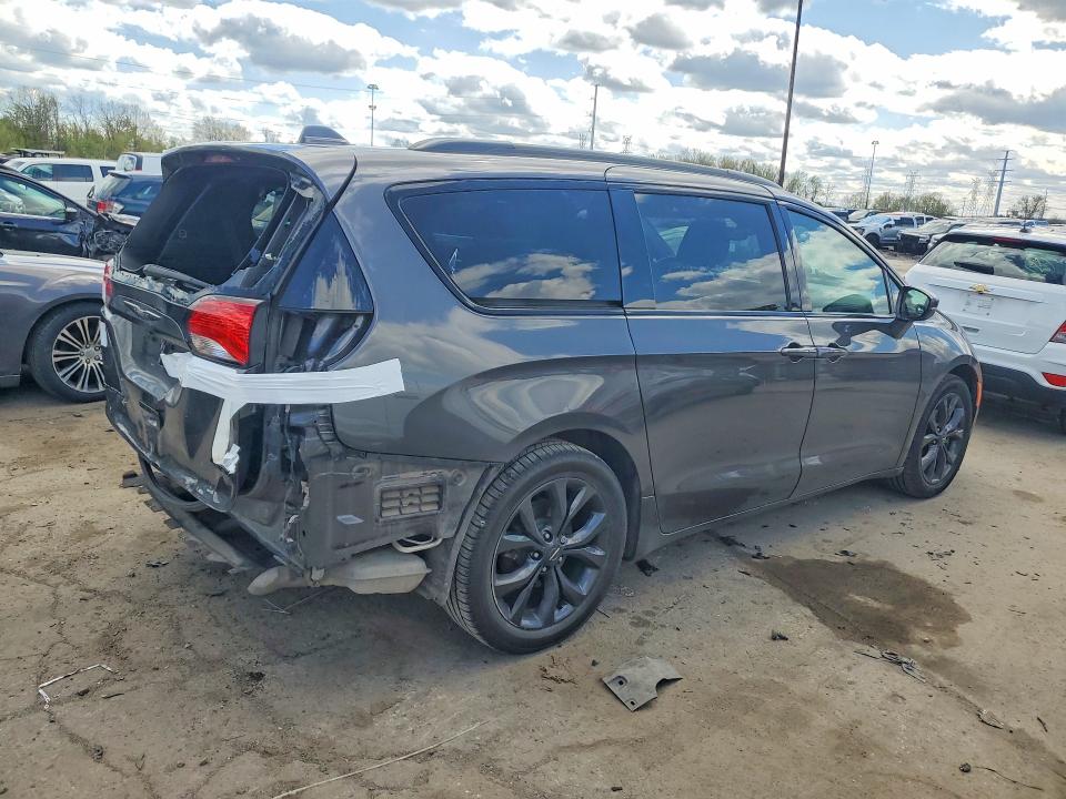 2019 Chrysler Pacifica მანქანა იყიდება აუქციონზე, vin: 2C4RC1GG3KR652496, აუქციონის ნომერი: 51700376