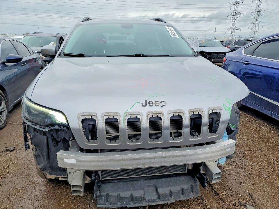 49582676 :رقم المزاد ، 1C4PJLLB4KD384225 vin ، 2019 Jeep Cherokee مزاد بيع