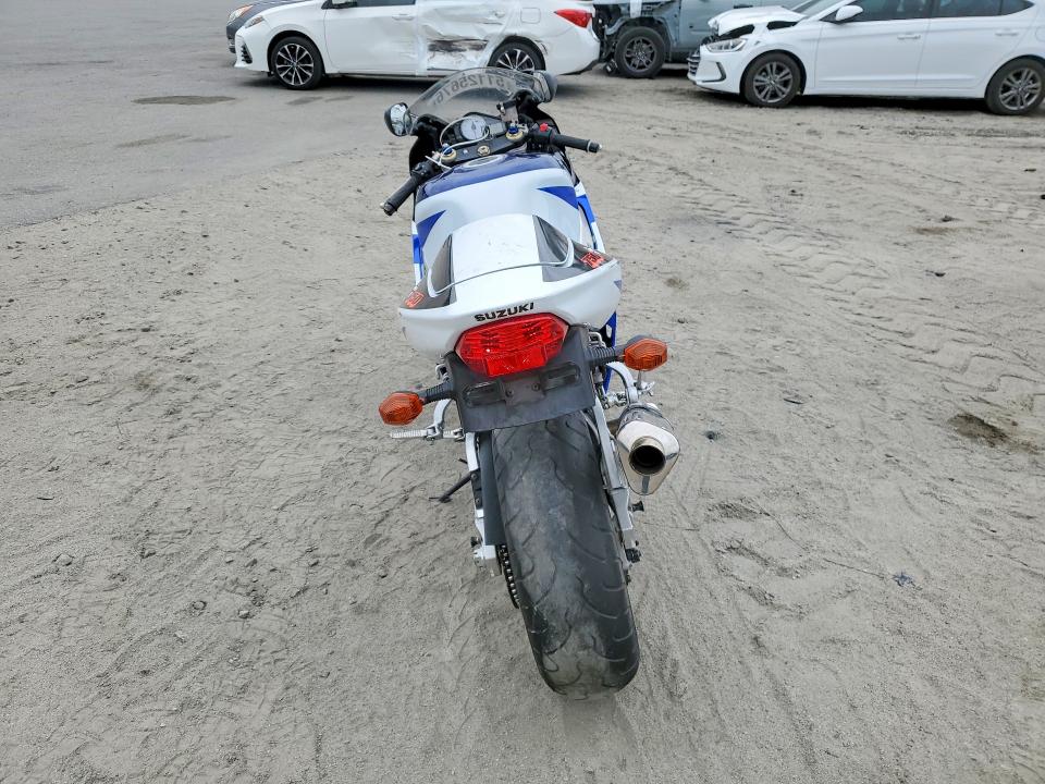 51125676 :رقم المزاد ، JS1GR7HA122104685 vin ، 2002 Suzuki Gsx-r750 مزاد بيع